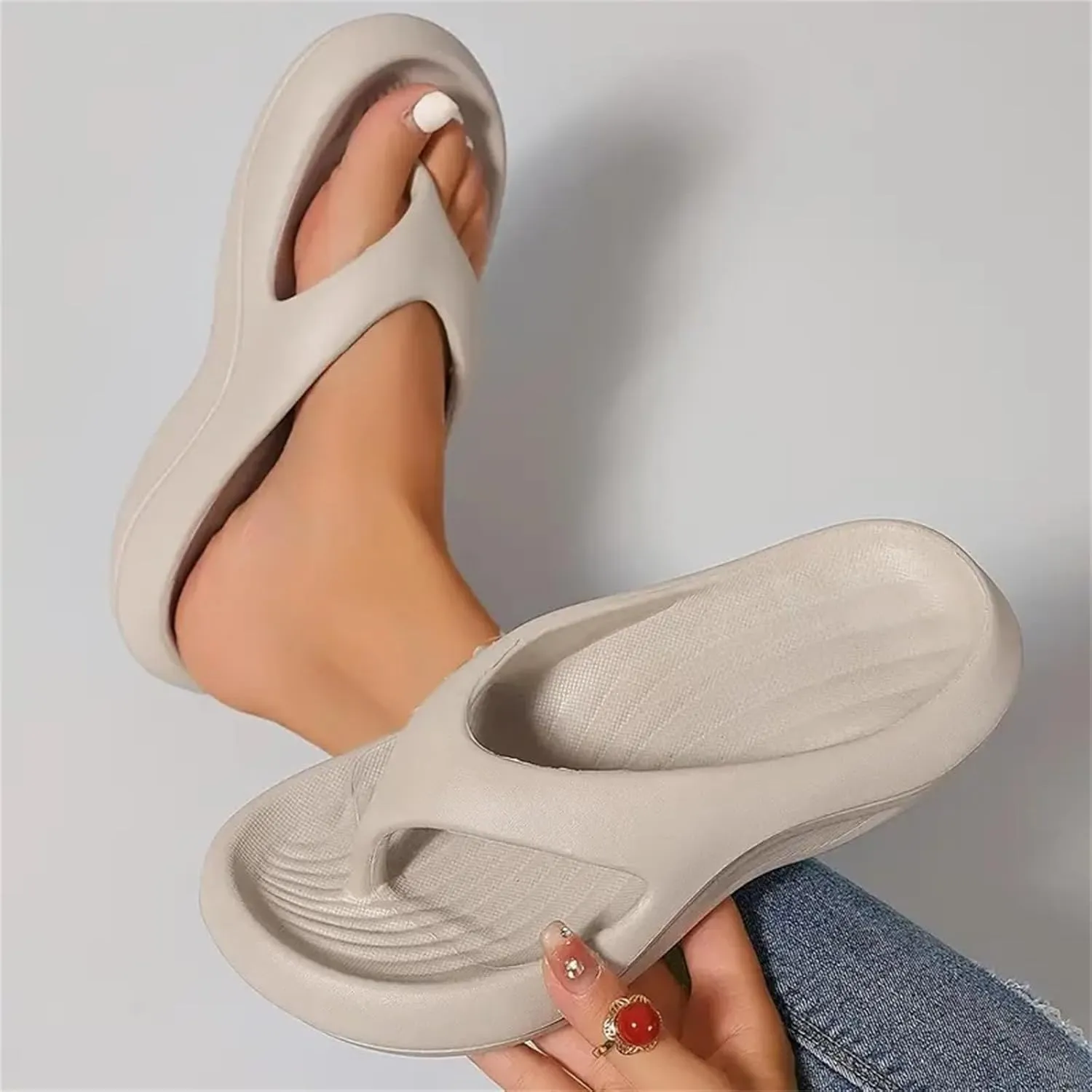Flip Flops for Women Summer Casual Arch Support Thong Sandals Orthopedic Sandals Comfortable Beach Cloud Slipper Outdoor Shoes