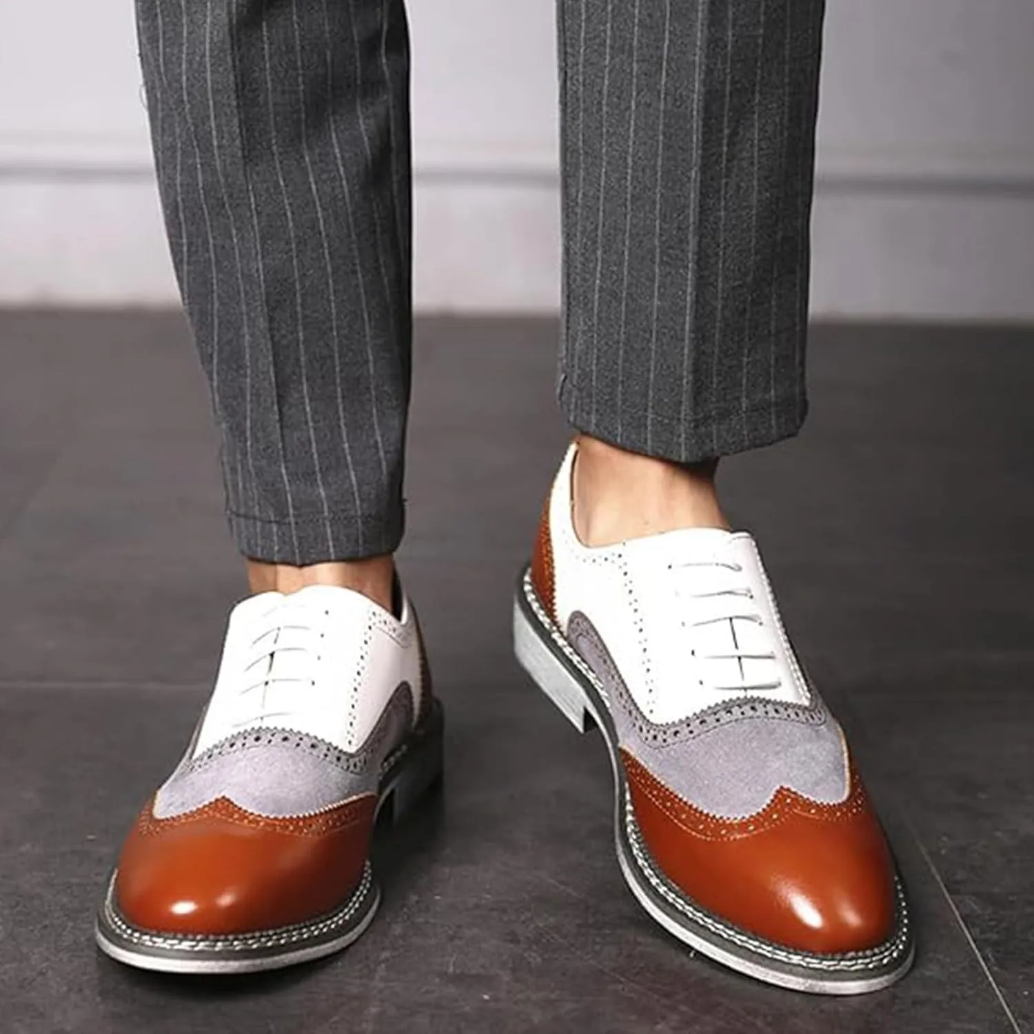 Men's Two-Tone Oxford Shoes Classic Fashion Lace-Up Low Cut Leather Dress Shoes Handcrafted Stitching Business Formal Derby Shoes