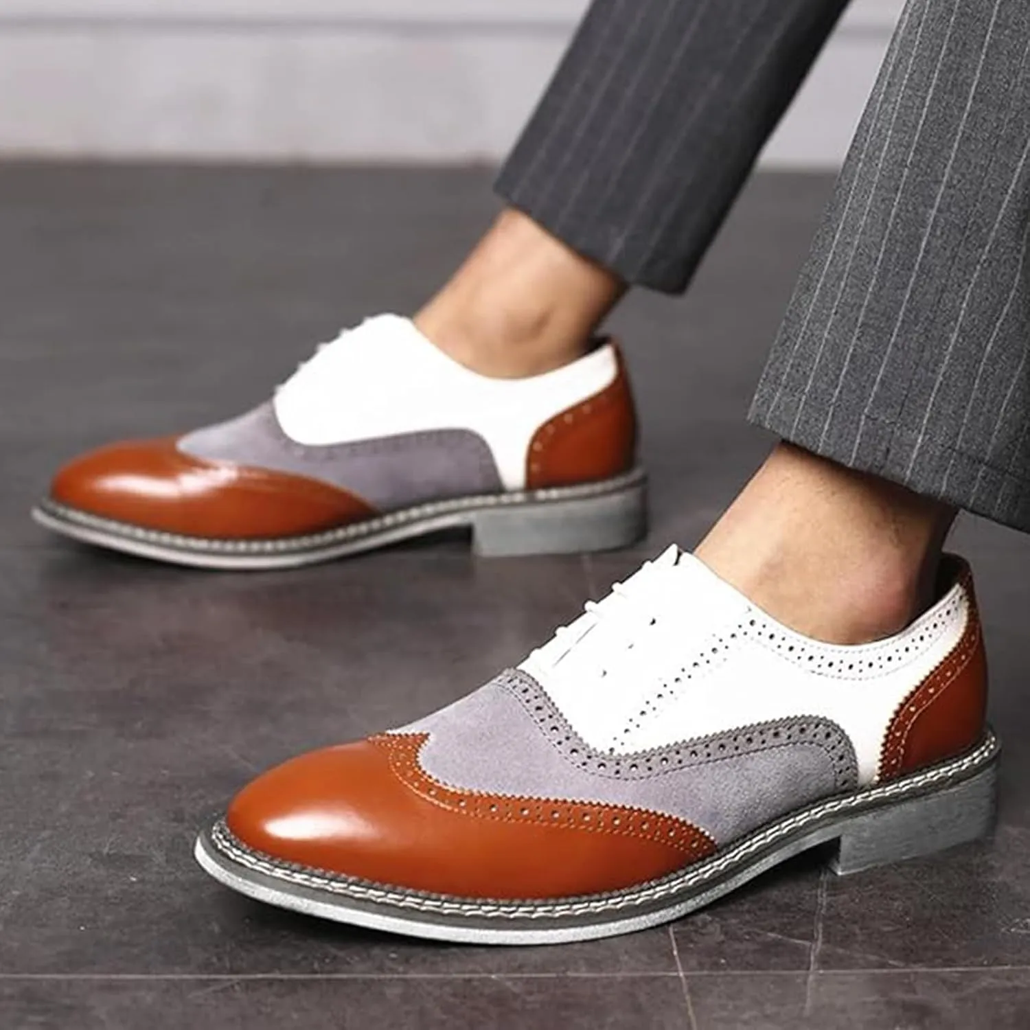 Men's Two-Tone Oxford Shoes Classic Fashion Lace-Up Low Cut Leather Dress Shoes Handcrafted Stitching Business Formal Derby Shoes