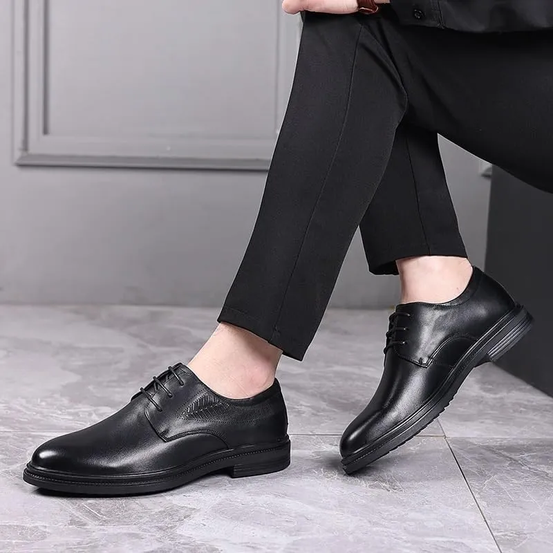 Refined Men's Cap Toe Oxford Shoes in Premium Leather with Polished Finish for Professional Attire