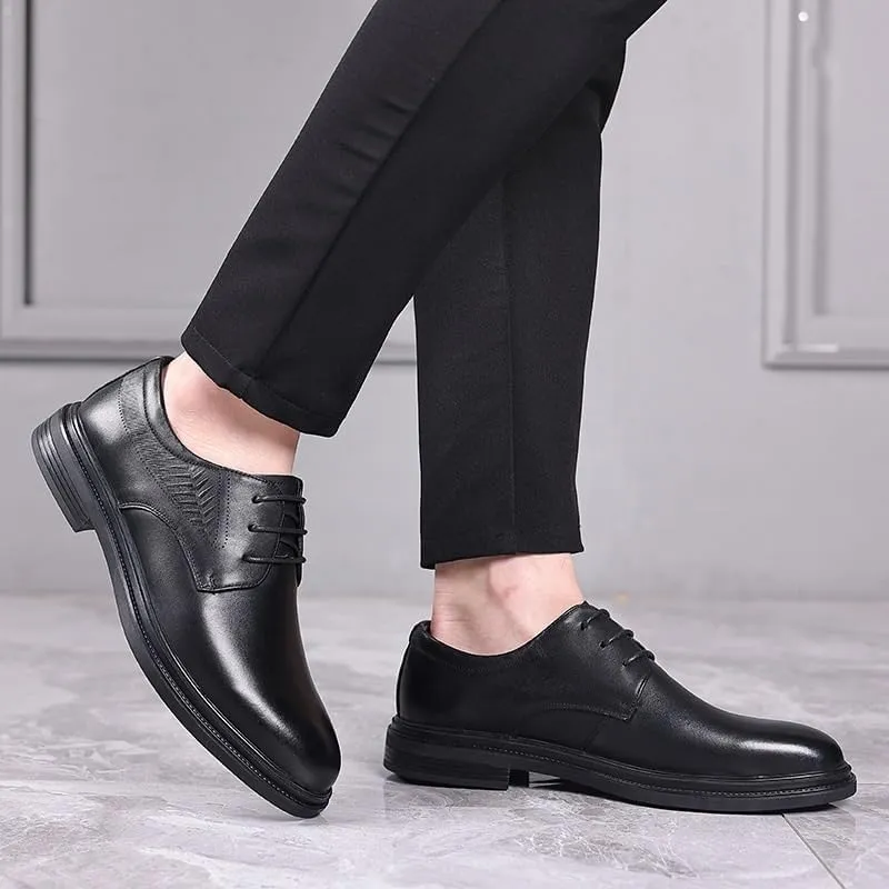 Refined Men's Cap Toe Oxford Shoes in Premium Leather with Polished Finish for Professional Attire