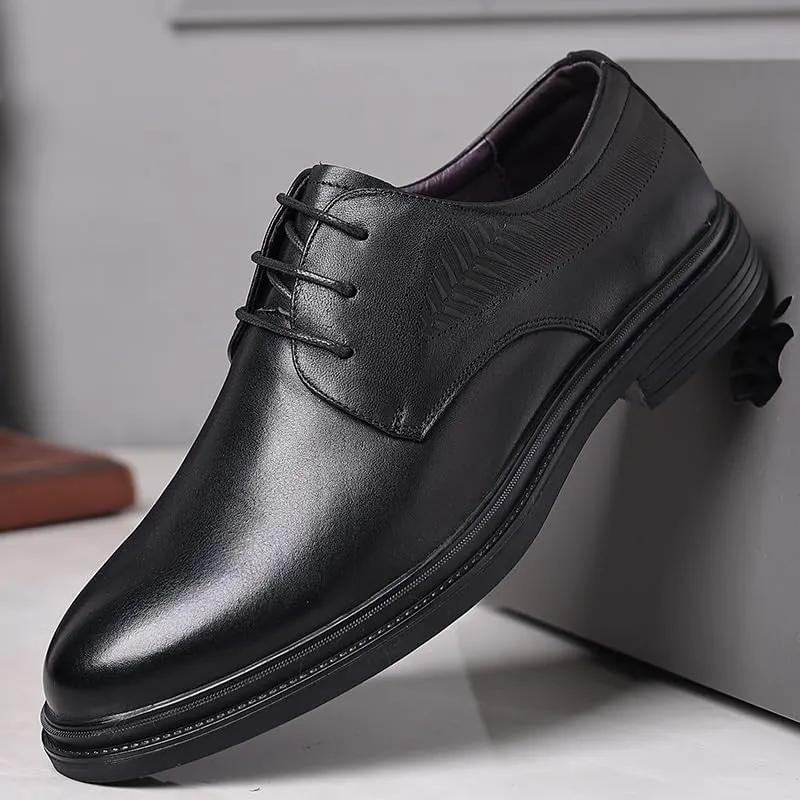 Refined Men's Cap Toe Oxford Shoes in Premium Leather with Polished Finish for Professional Attire