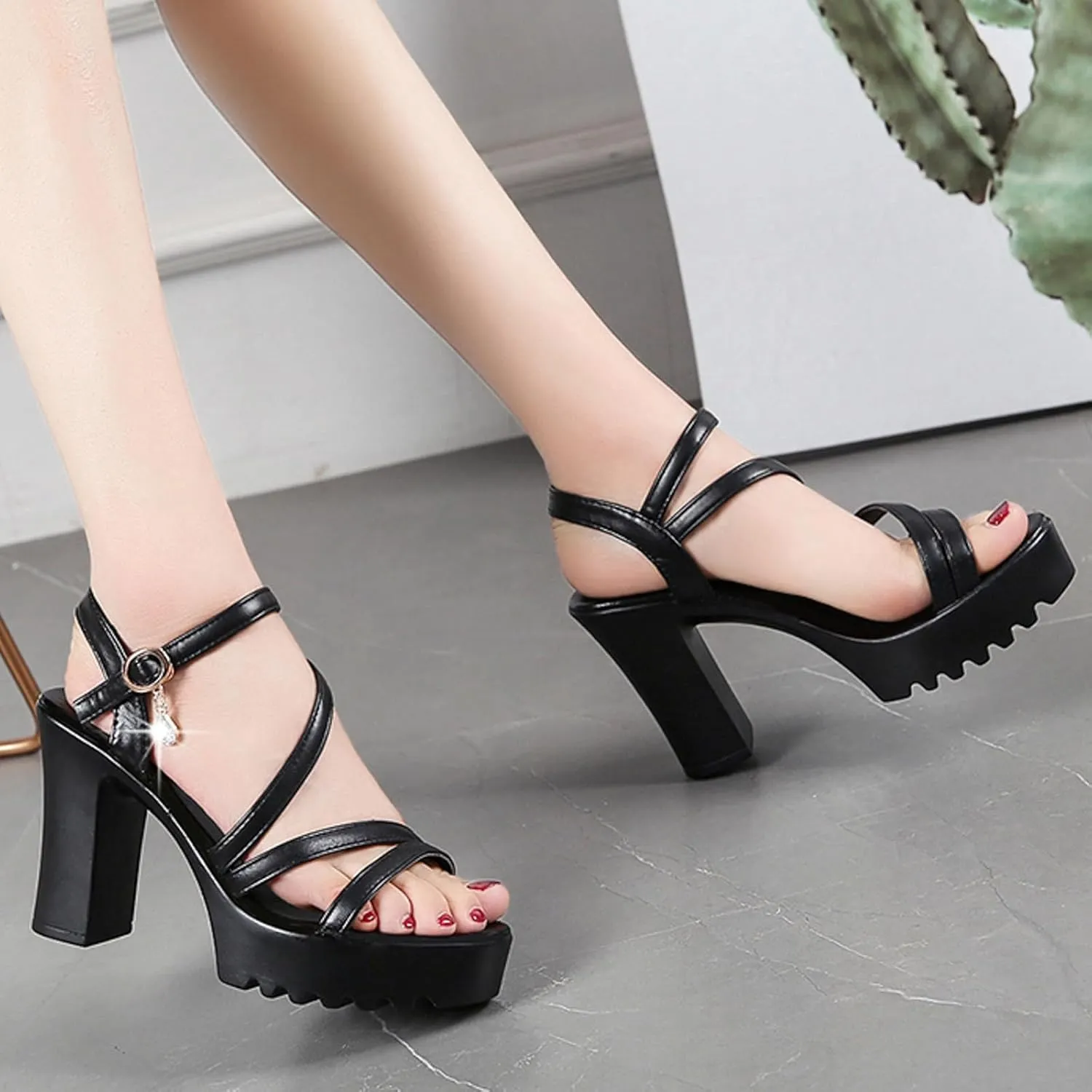 Women's Breathable Sandals Lug Sole Solid Thick Sole Sandals Square Heel Comfy Walking Non Slip Ultra