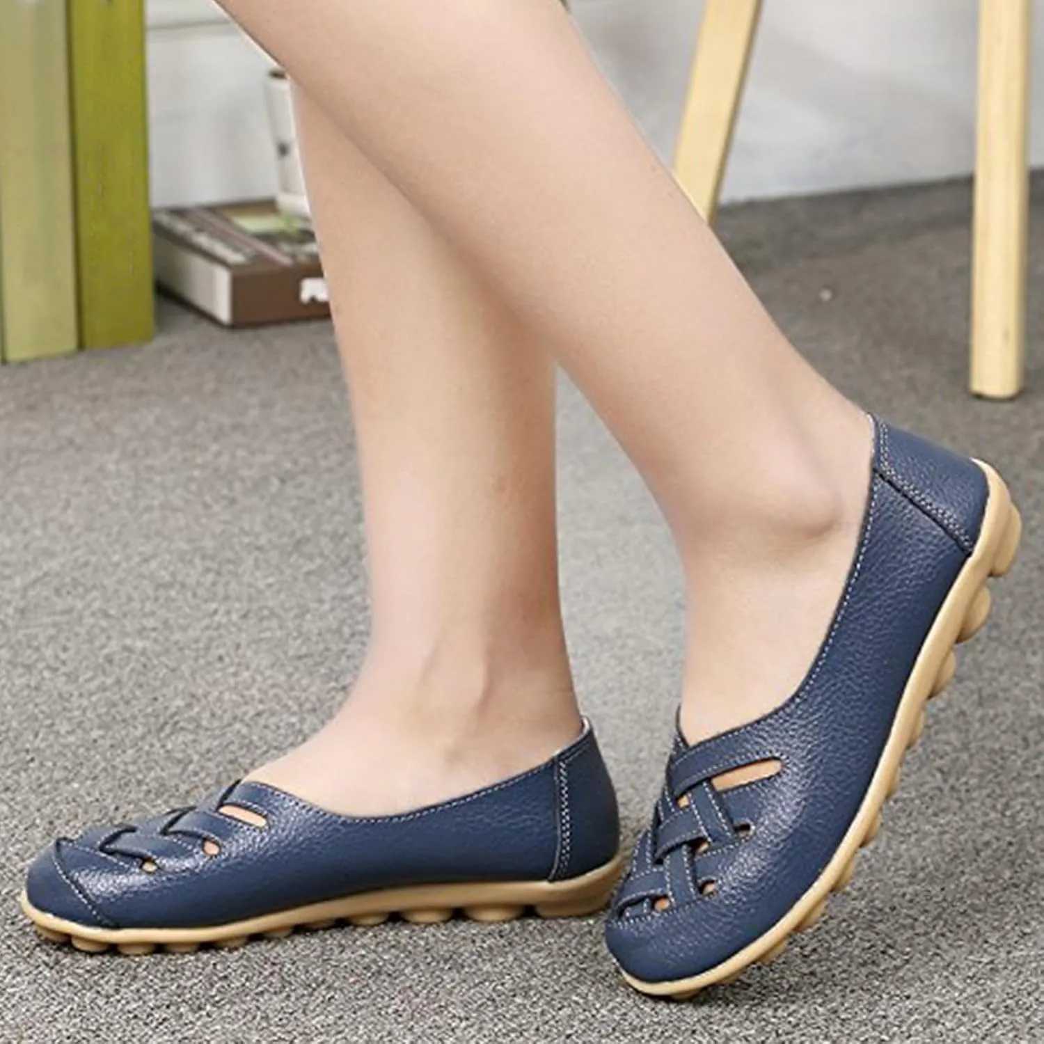 Women's Casual Flat Loafer Comfort Slip On Walking Boat Shoe Lightweight Soft Leather Driving Moccasins Closed Toe Sandals
