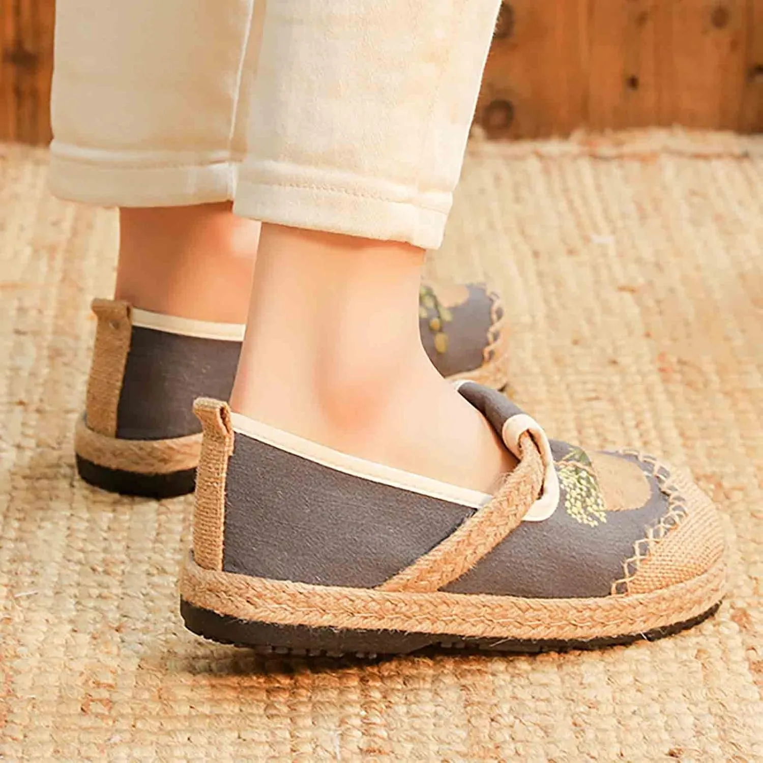 Women's Slip On Mules Comfortable Flat Lightweight Round Toe Casual Travel Shoes Walking Loafers